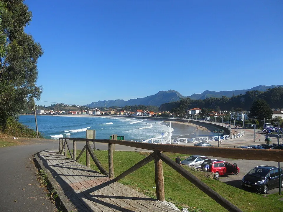 La playa de Santa Marina, en Ribadesella.